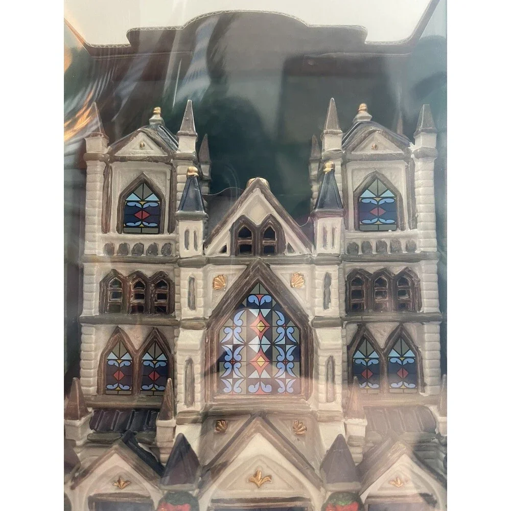 2004 Lemax Coventry Cove Christmas Village Lighted Building St Marks Cathedral